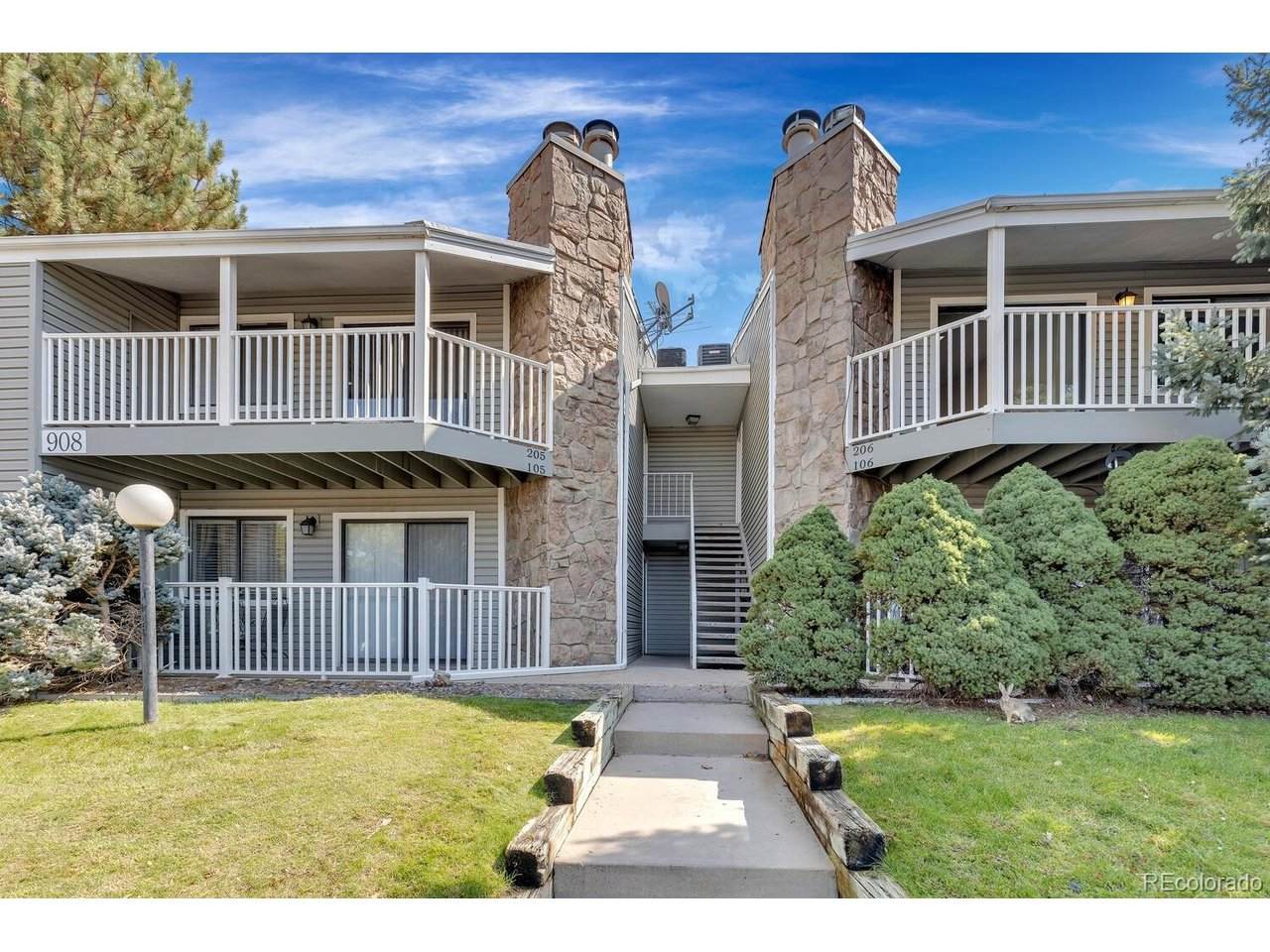 908 Walden Way - Photo 1