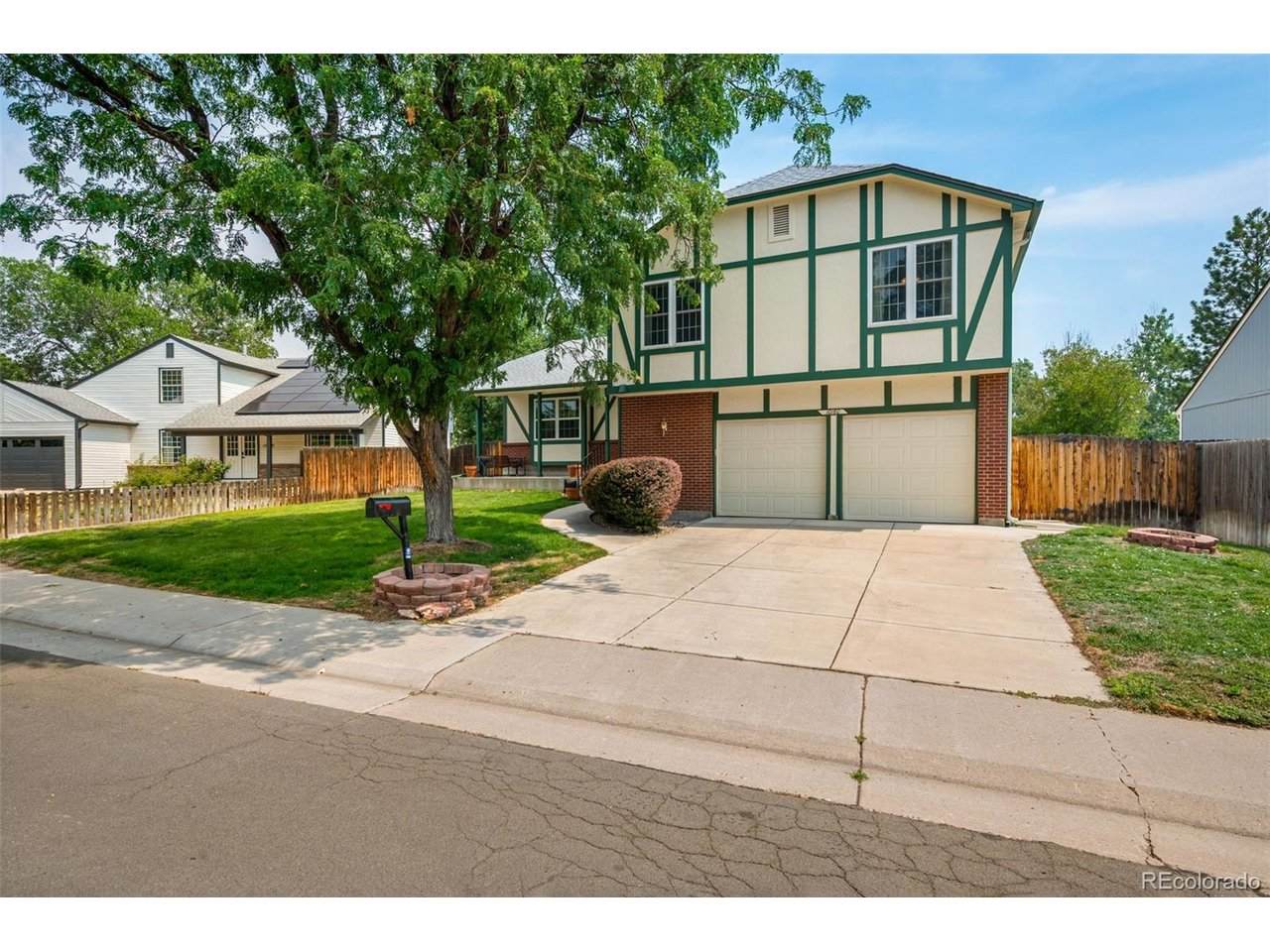 10160 Lee St - Photo 1