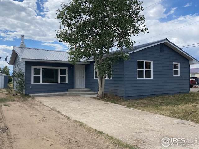 302 Logan St - Photo 1