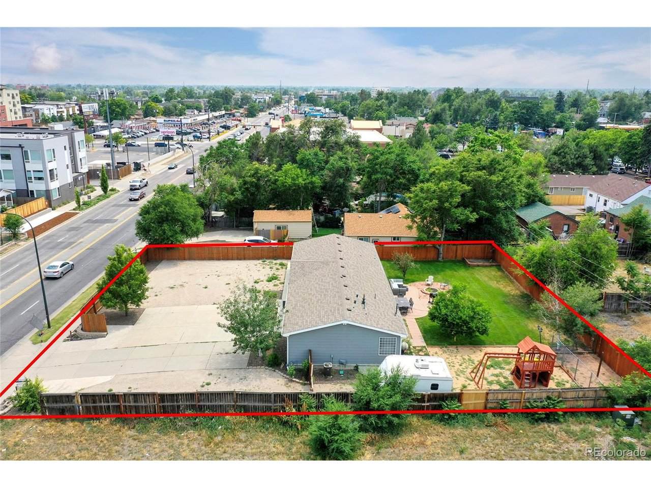 1571 Sheridan Blvd - Photo 1