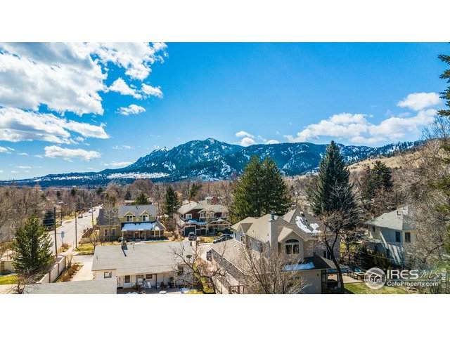 864 Iris Ave - Photo 1