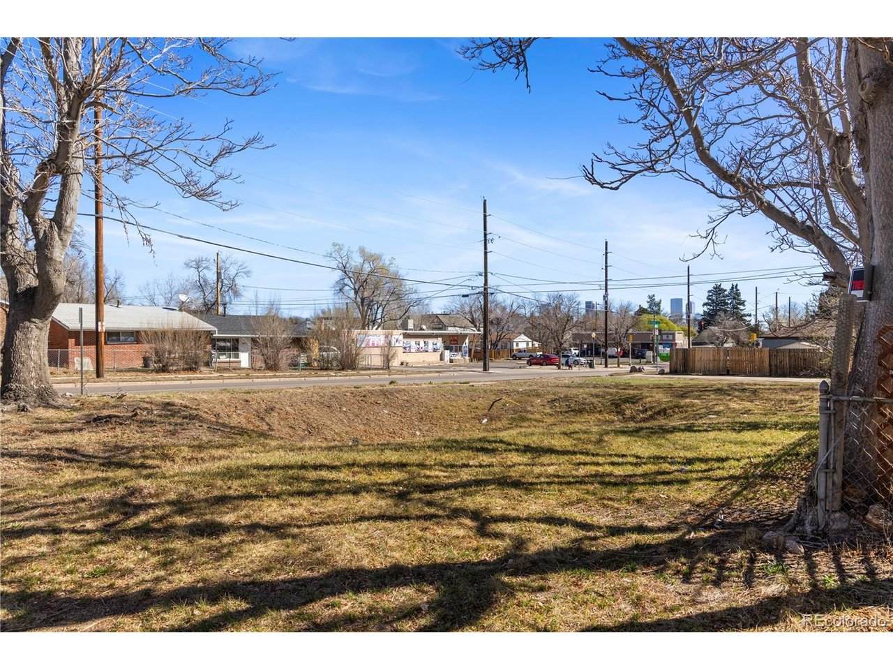 990 King St - Photo 1
