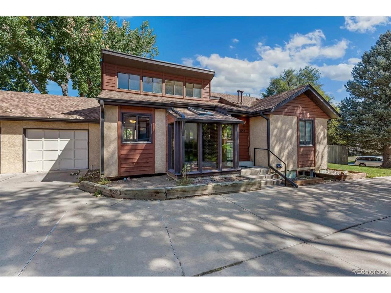 655 Brentwood St - Photo 1