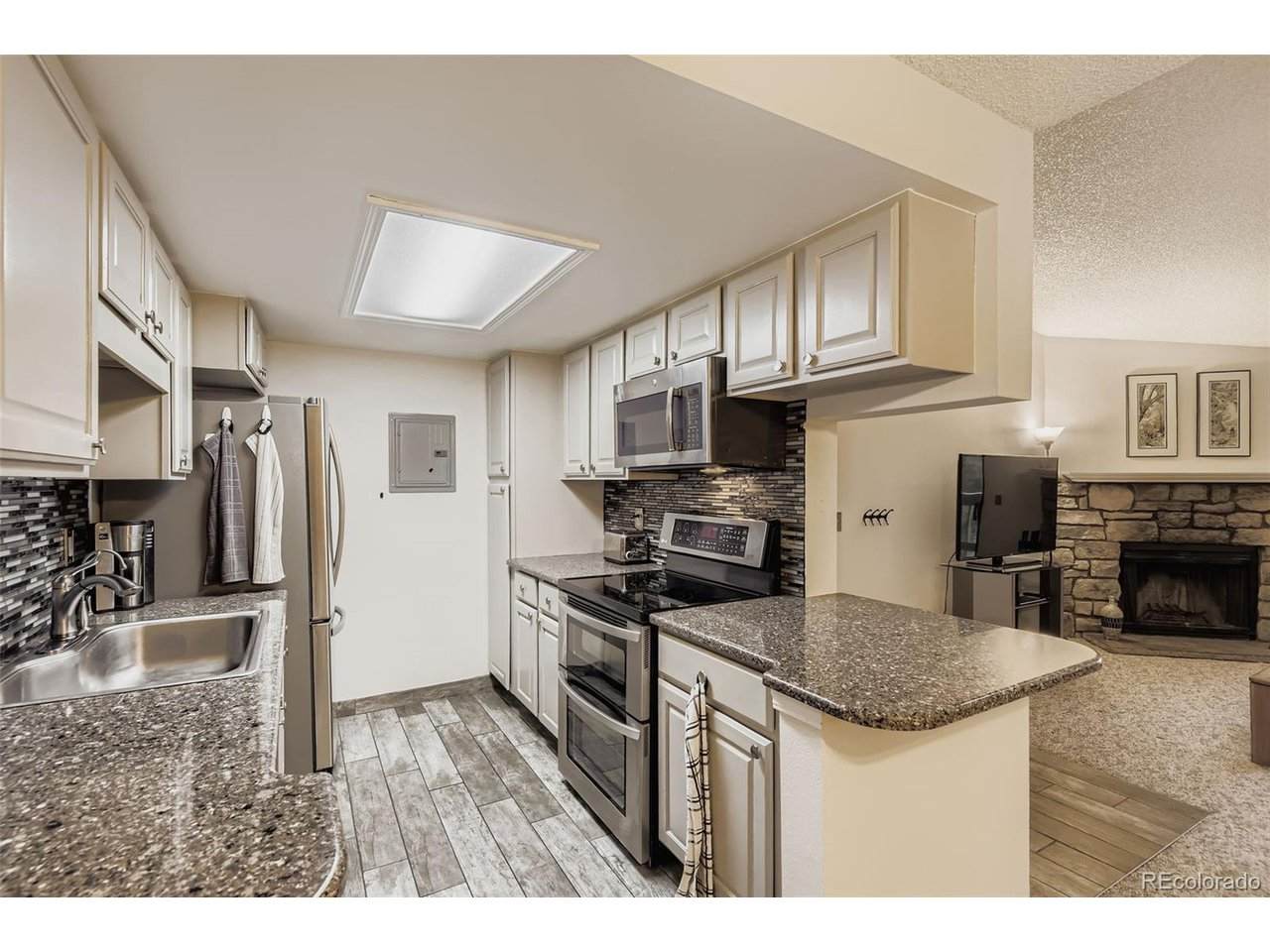 8225 Fairmount Dr - Photo 1