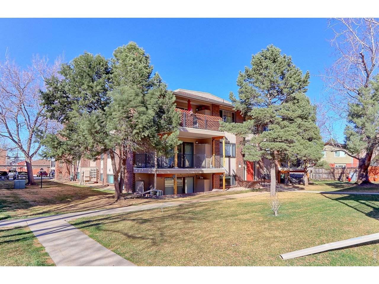 600 Manhattan Dr - Photo 1