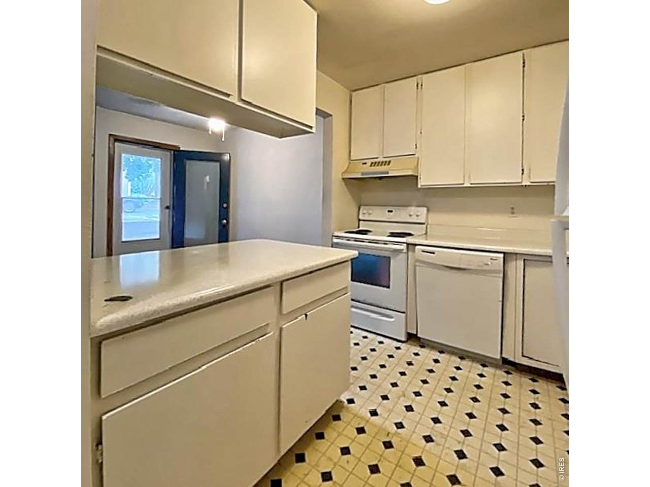 720 City Park Ave - Photo 1