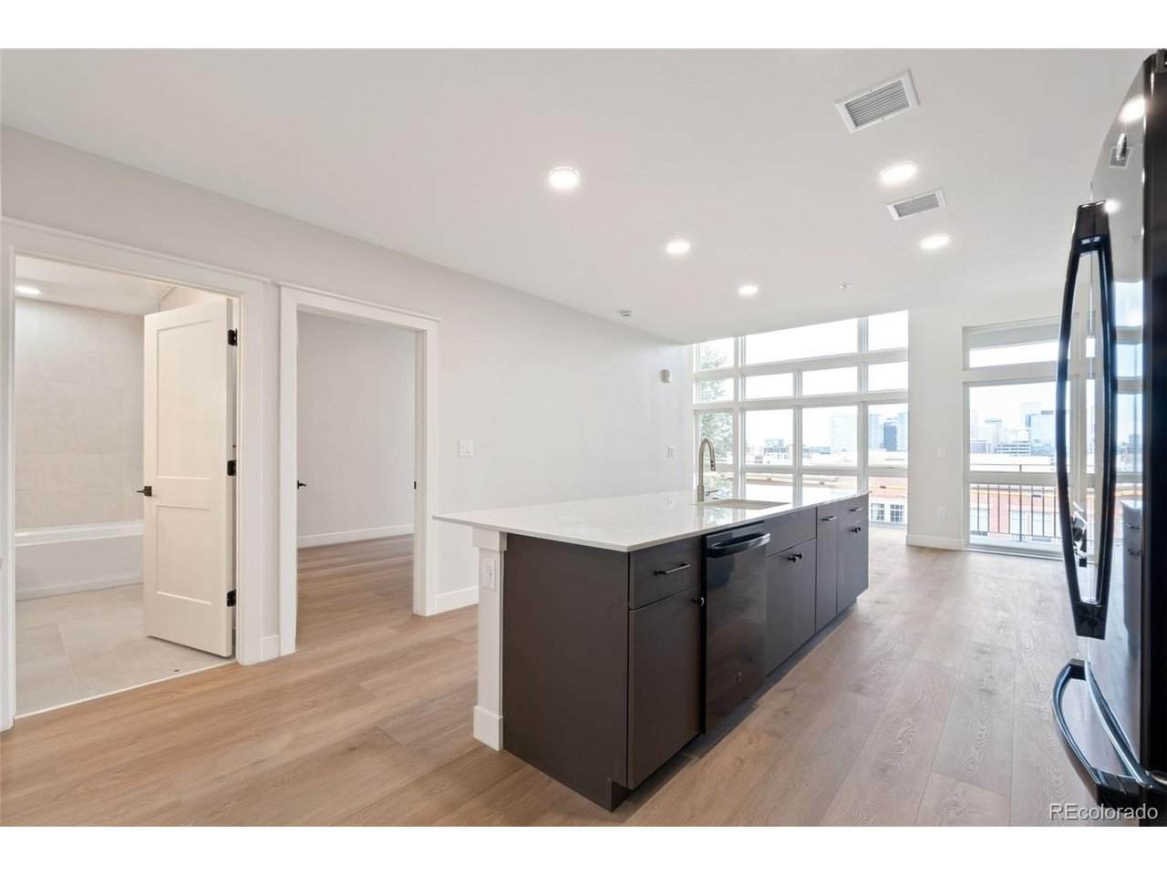 1643 Boulder St - Photo 1