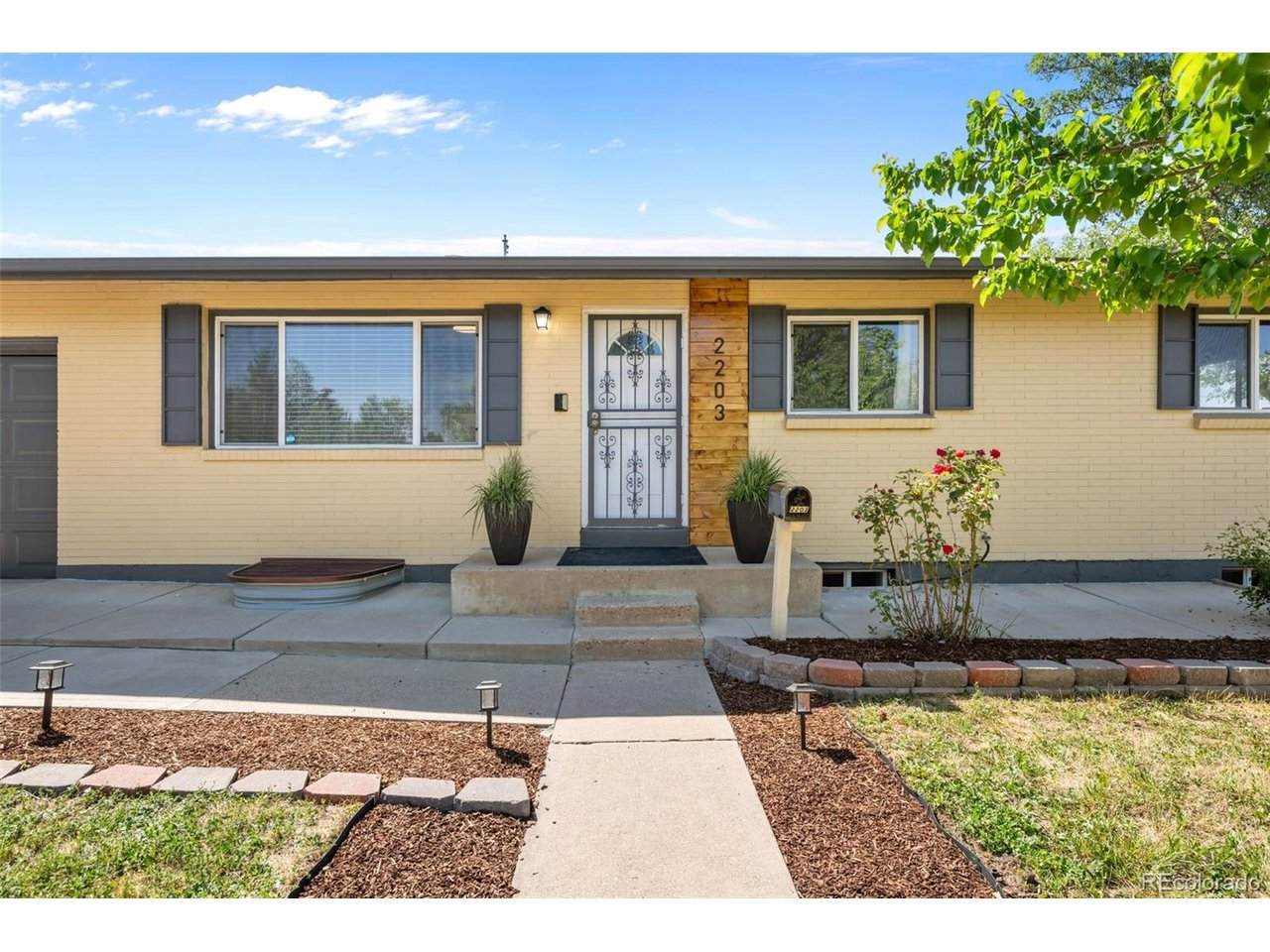 2203 Beech Ct - Photo 1
