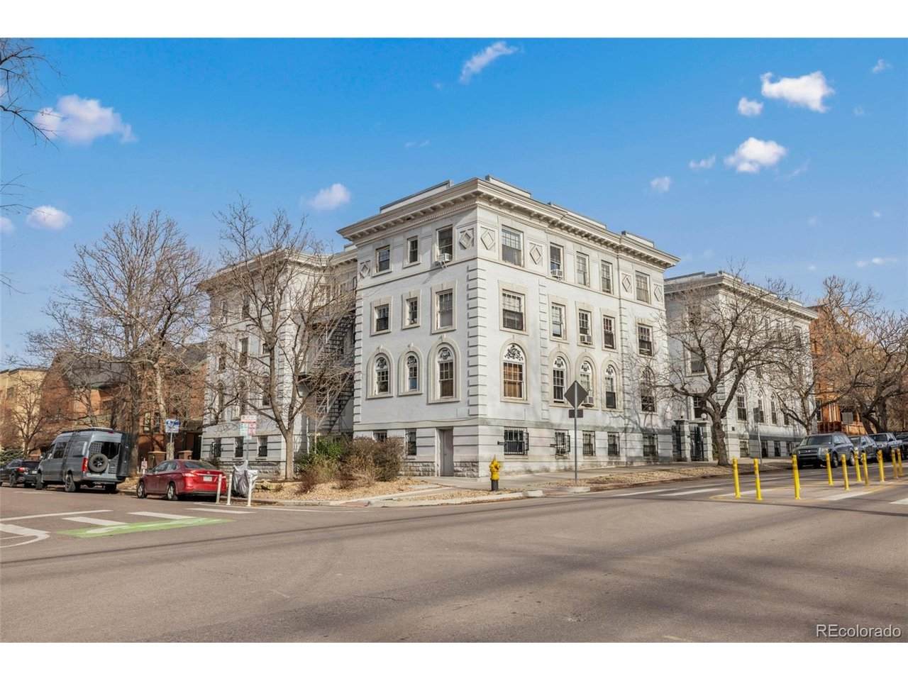 215 11th Ave - Photo 1