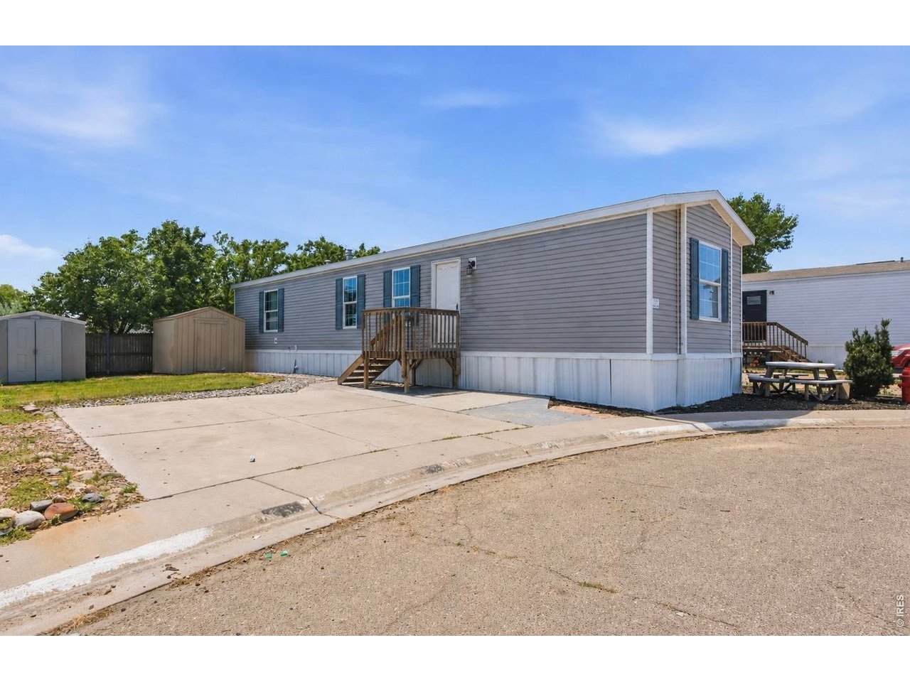 435 35th Ave - Photo 1