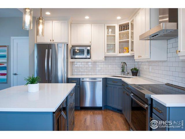 3058 9th St - Photo 1