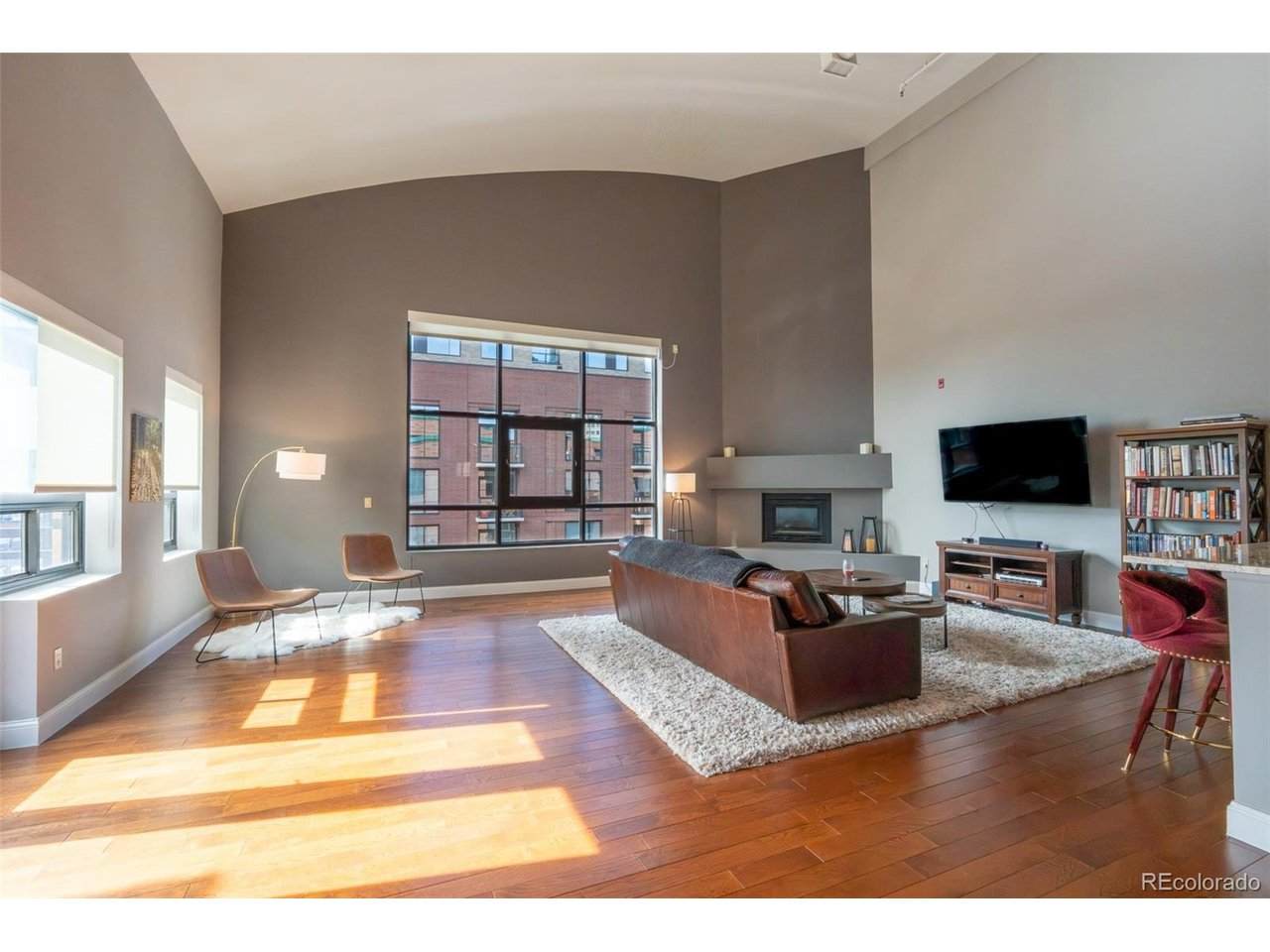 930 Acoma St - Photo 1