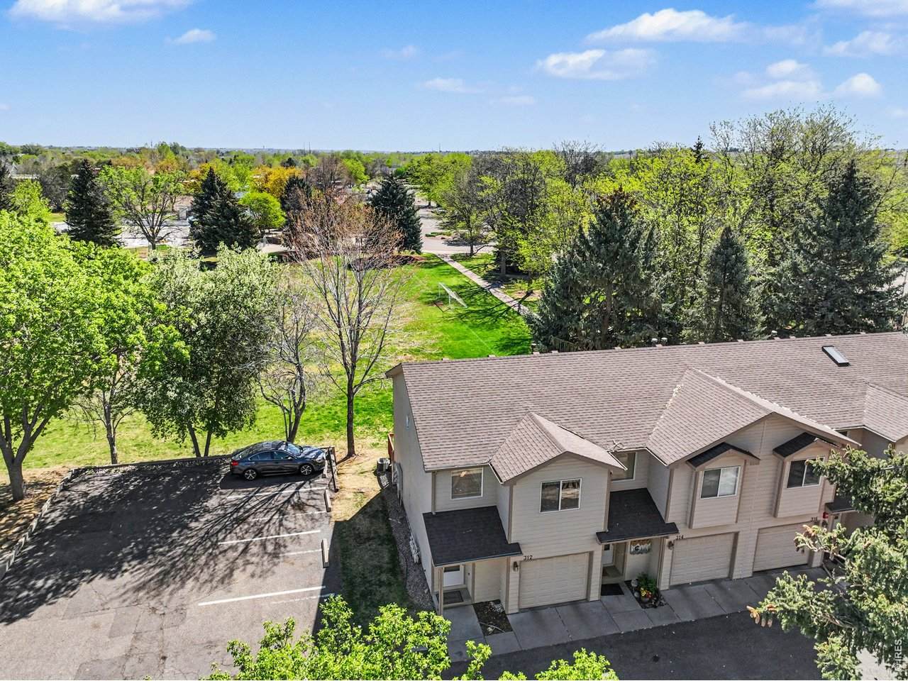 312 Dean Ct - Photo 1
