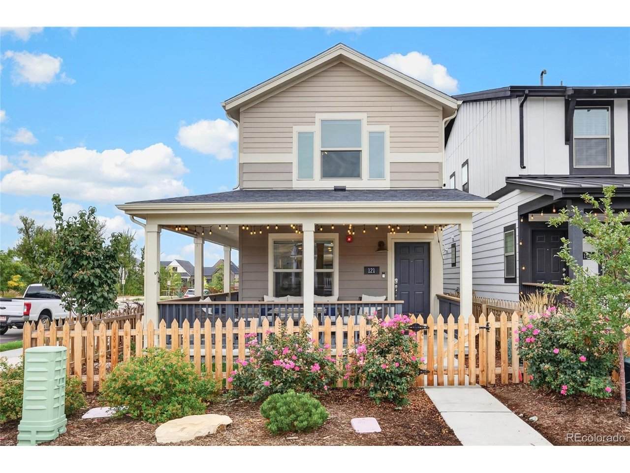 121 Douglas St - Photo 1