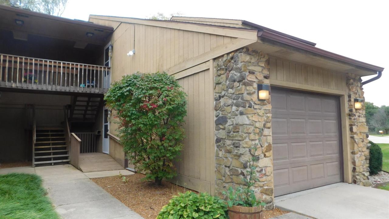 2211 Hillcrest Avenue - Photo 1