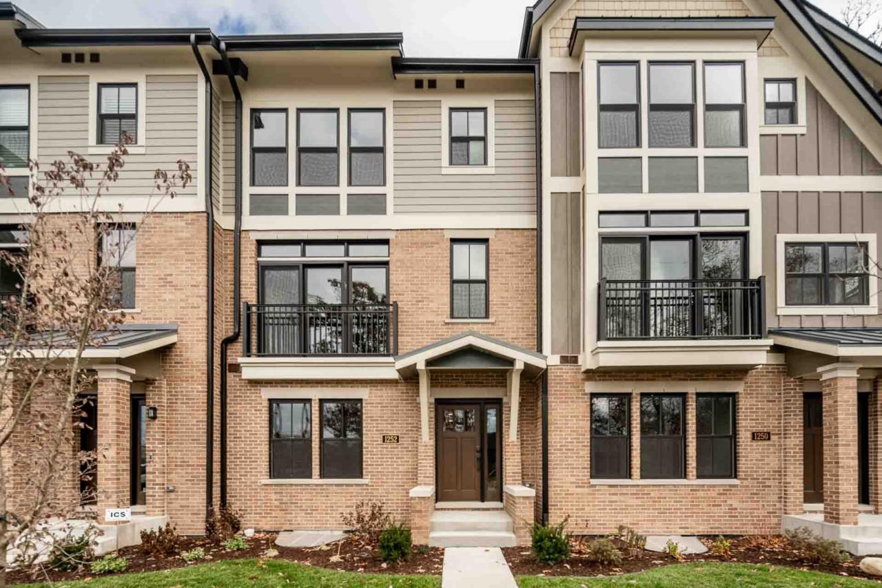 1252 Twyckenham Drive - Photo 1