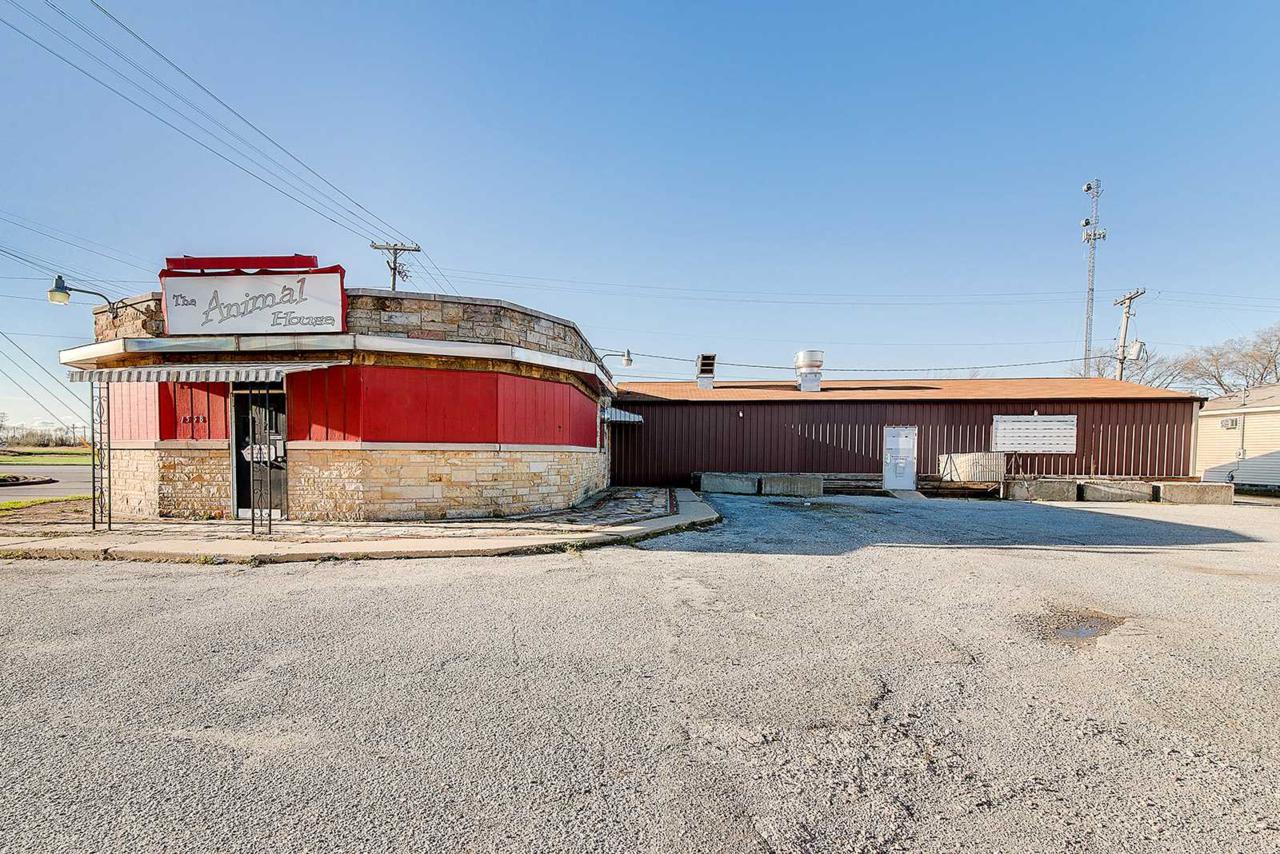 1558 Mckinley Avenue - Photo 1