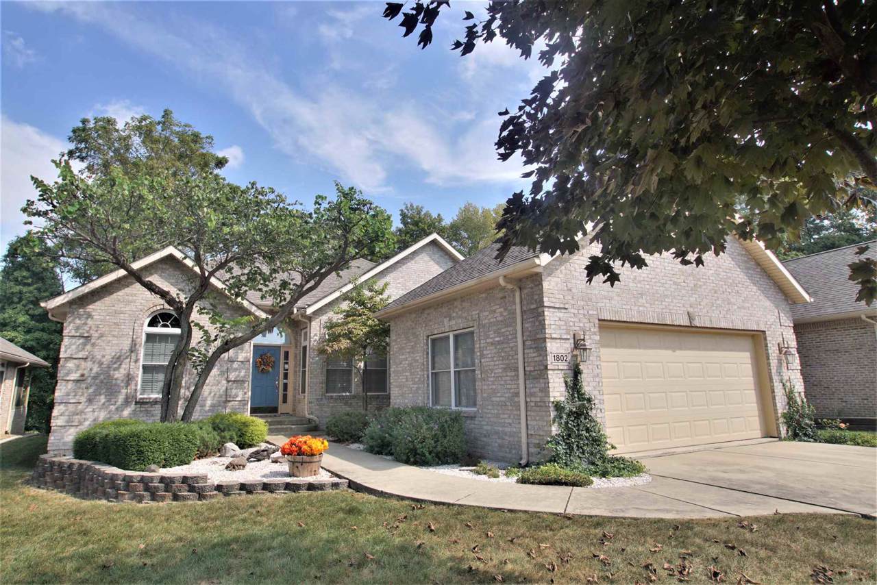 1802 Hunters Cove Circle - Photo 1