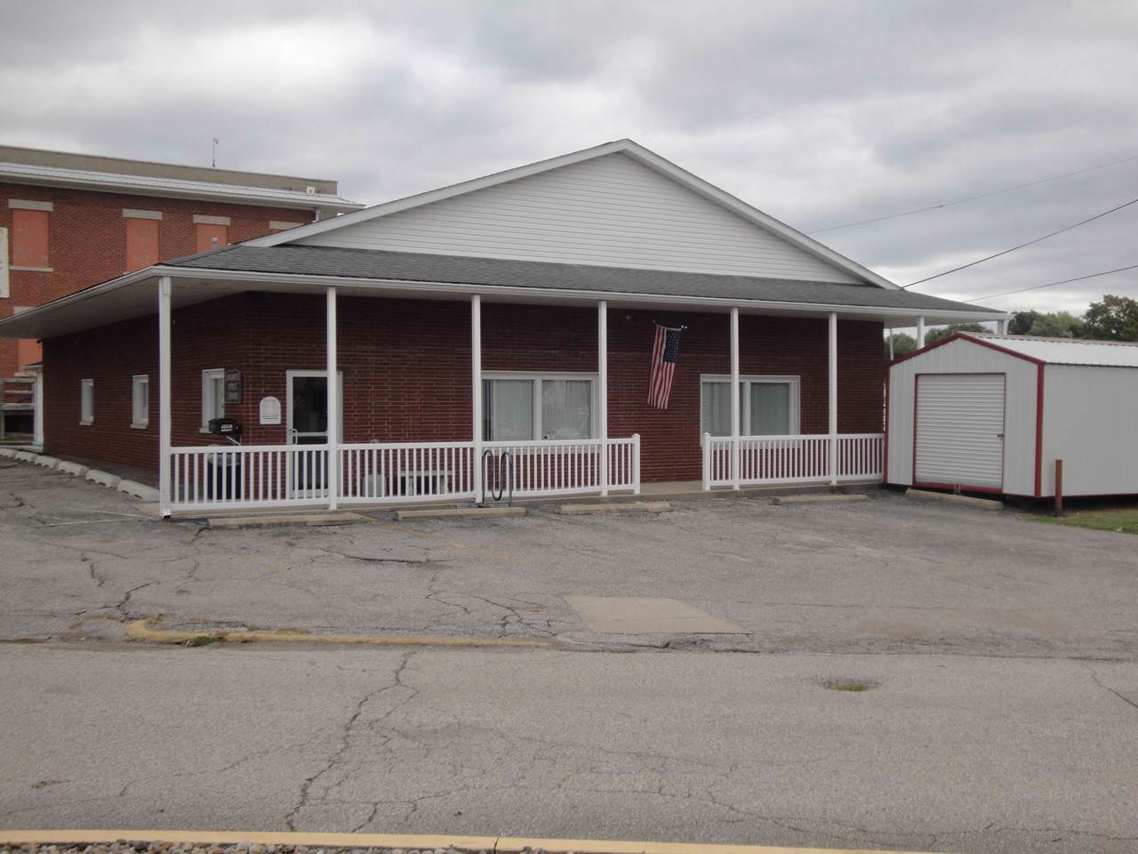 106 Line Street - Photo 1