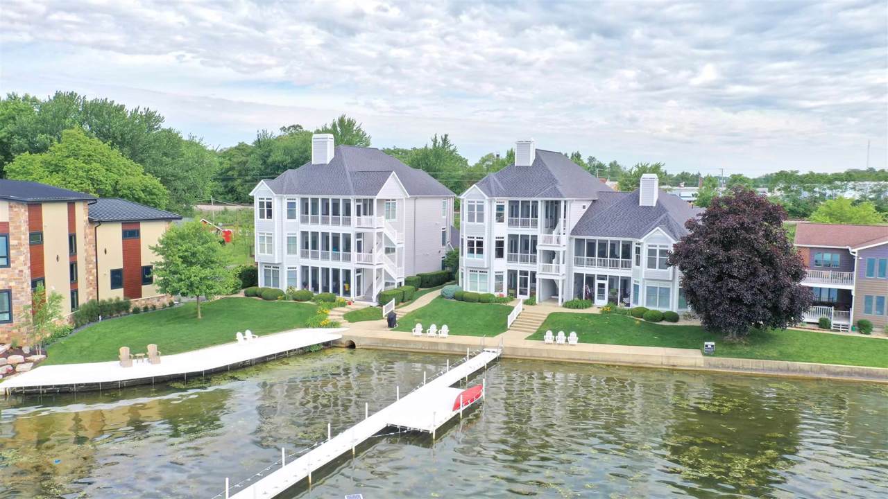 2400 Winona Avenue - Photo 1