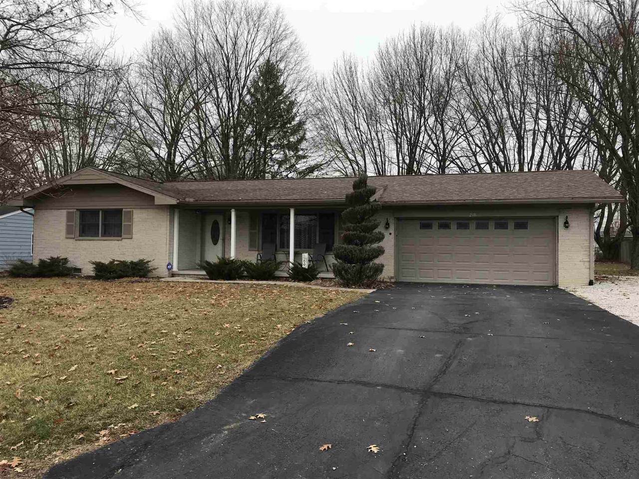 218 Holiday Lane - Photo 1