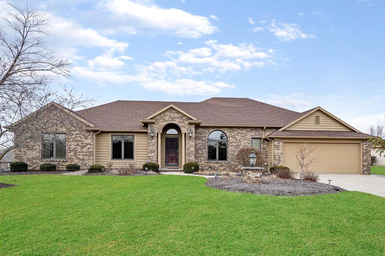 9807 Silver Lake Court - Photo 1