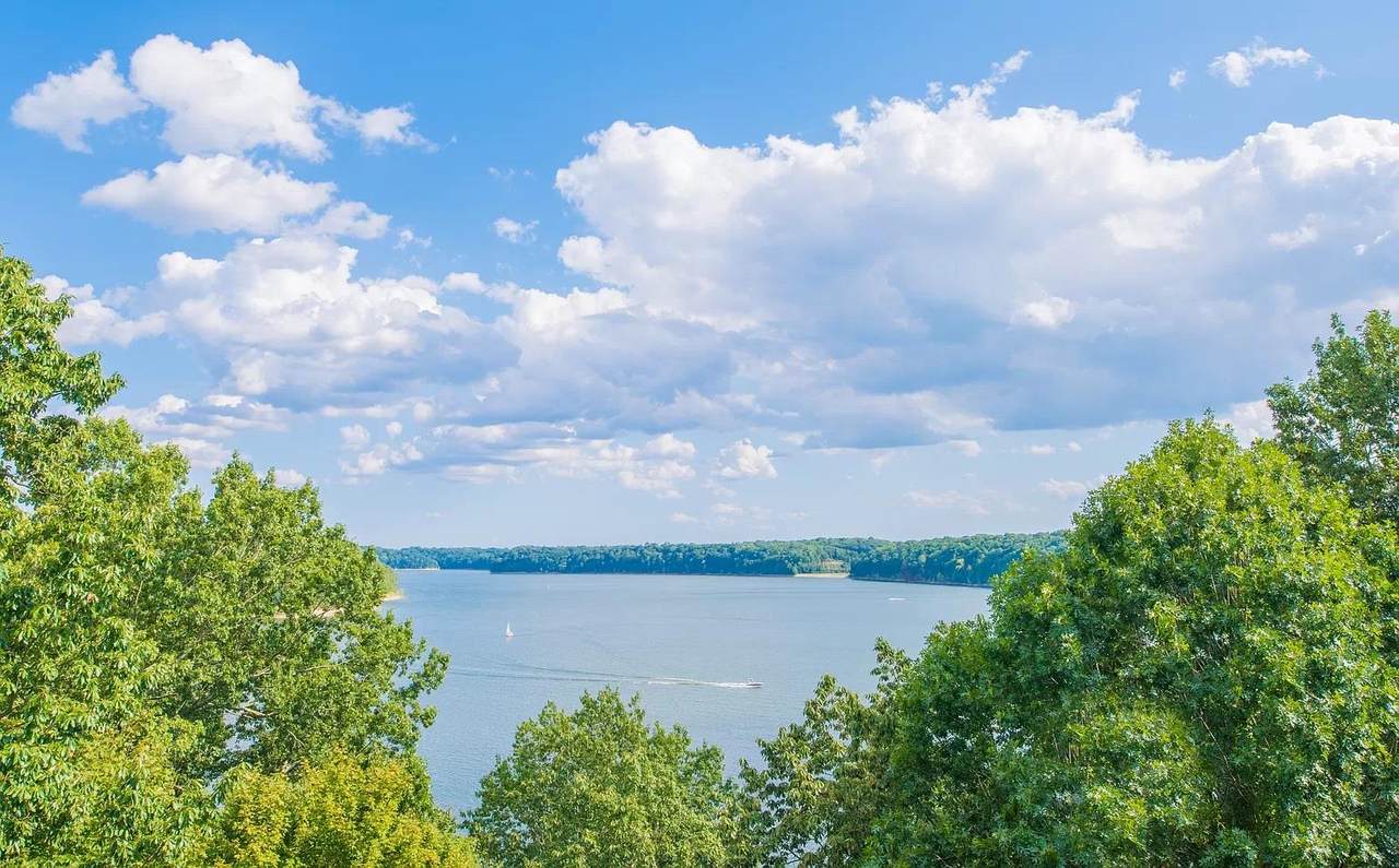 1960 Waters Edge Drive - Photo 1