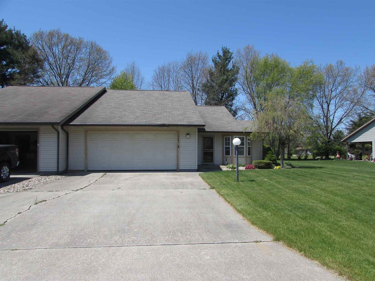 1529 Pine Ridge Court - Photo 1 1529 Pine Ridge Court - Photo 1
