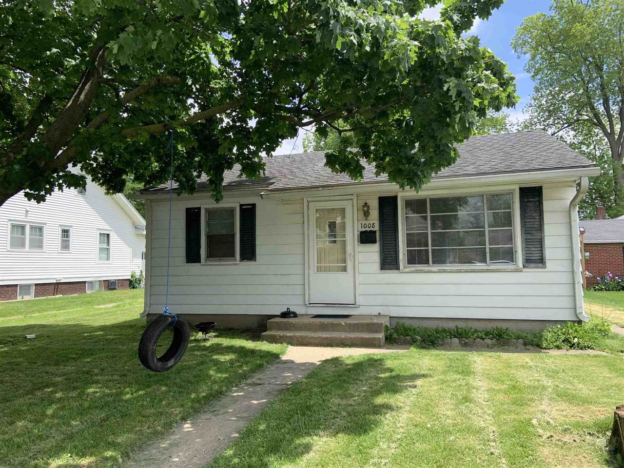 1008 Indiana Avenue - Photo 1