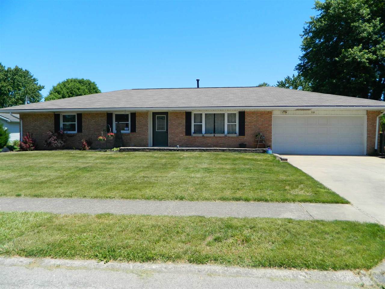 722 Holiday Drive - Photo 1