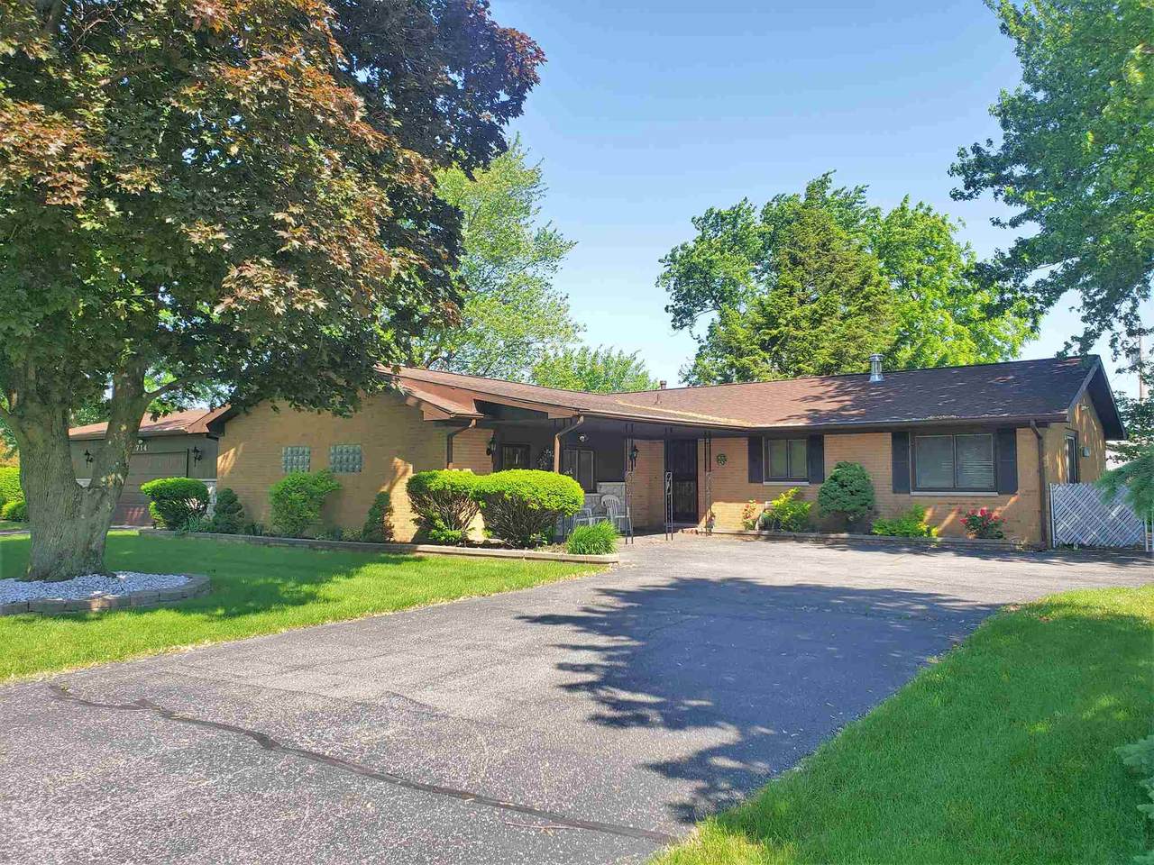 714 Southway Boulevard - Photo 1