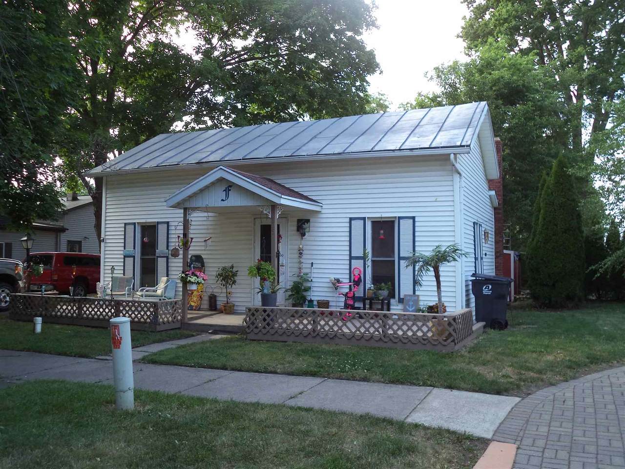305 Van Buren Street - Photo 1