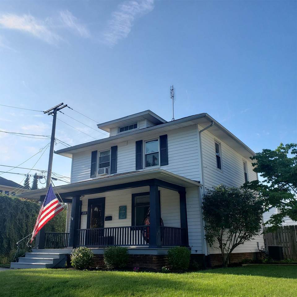1718 Edgewater Avenue - Photo 1