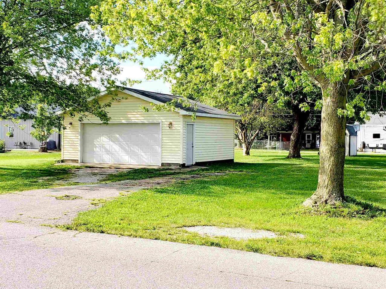 611 D Street - Photo 1