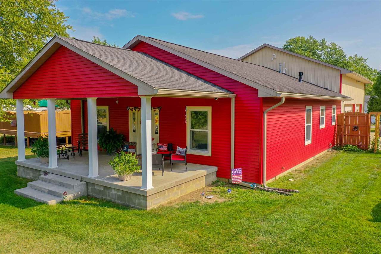 517 6TH Street - Photo 1