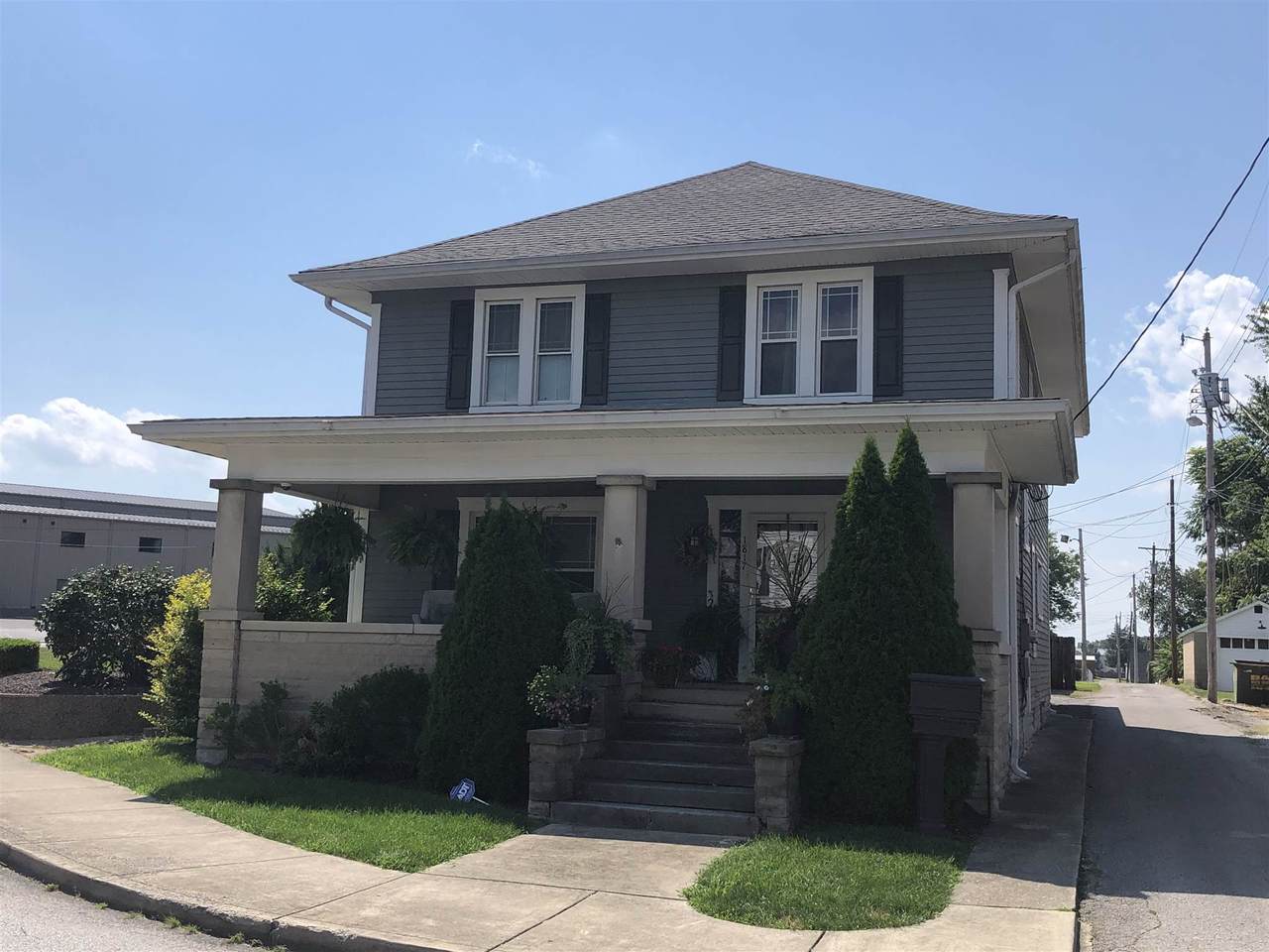 1817 Washington Ave - Photo 1