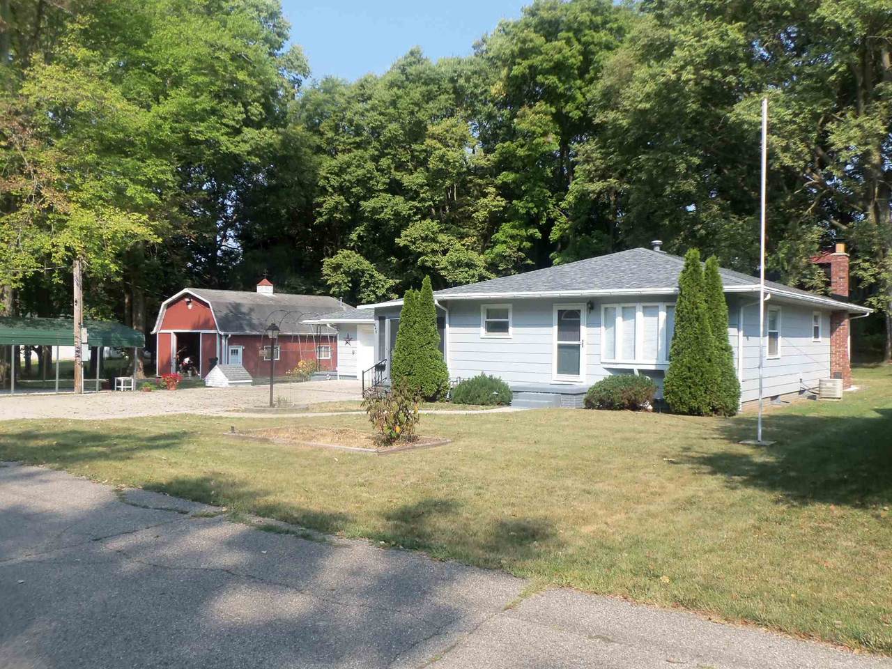 646 10th Street - Photo 1