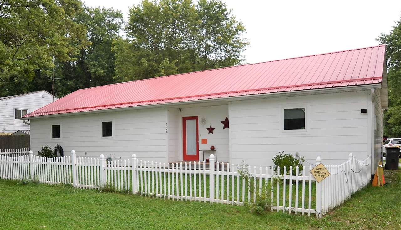 704 Country Club Drive - Photo 1