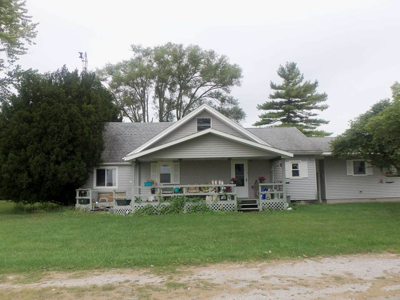 4626 500 South - Photo 1