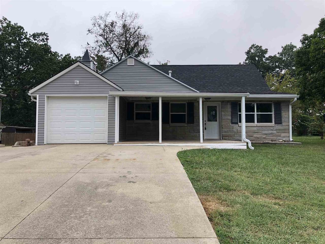 111 Heltonville Rd W - Photo 1