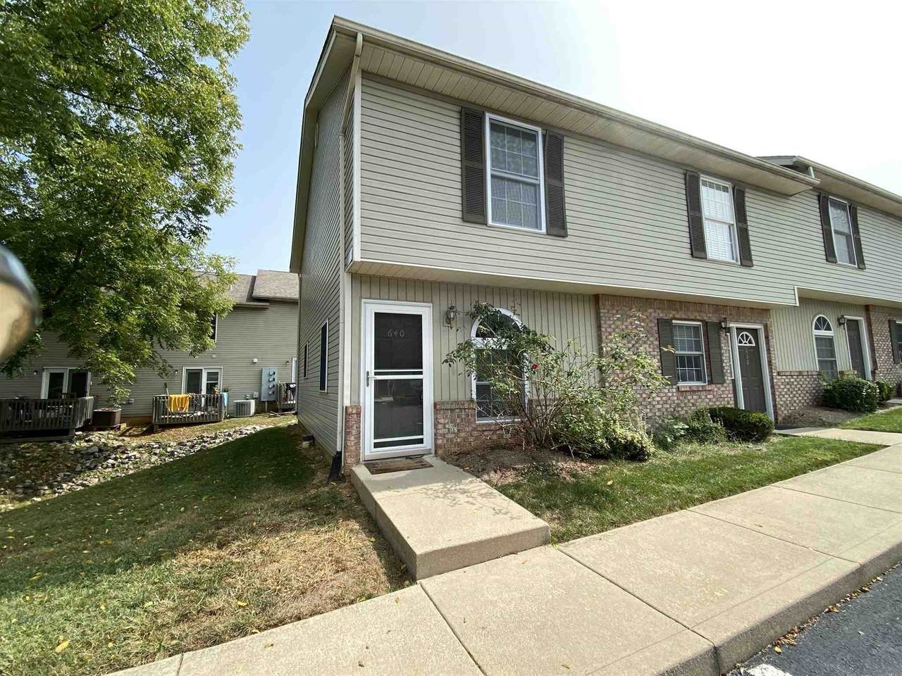 640 Sherwood Hills Drive - Photo 1