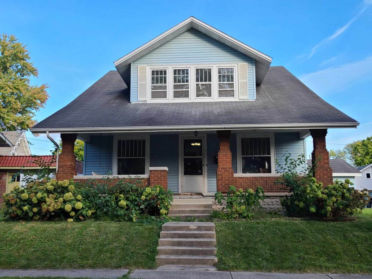 605 Sycamore Street - Photo 1