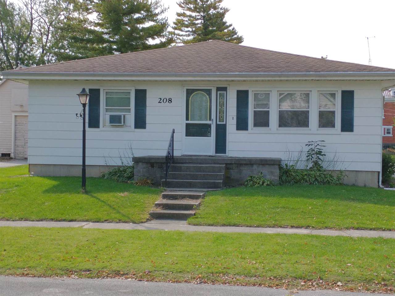 208 Jackson Street - Photo 1