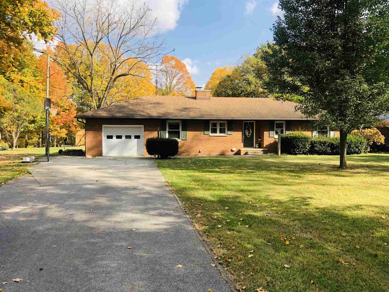 229 Pineview Lane - Photo 1