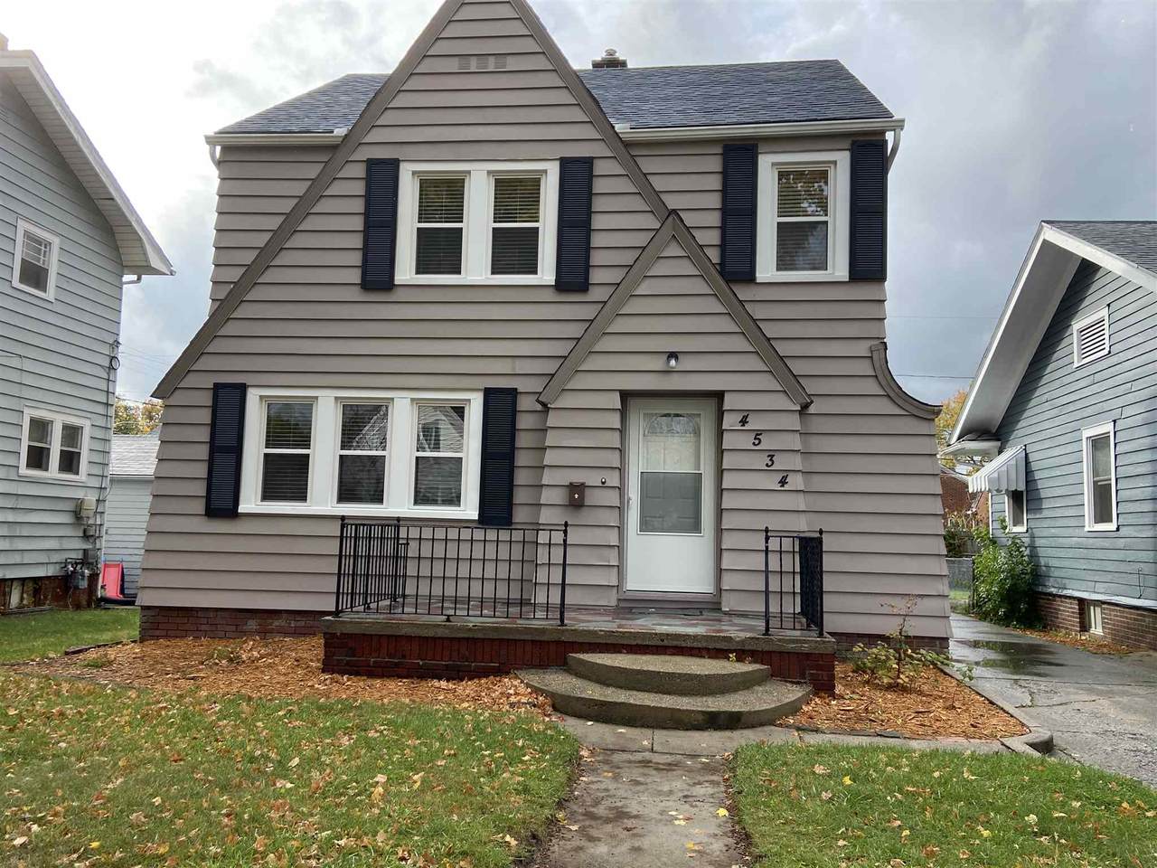 4534 Wilmette Street - Photo 1