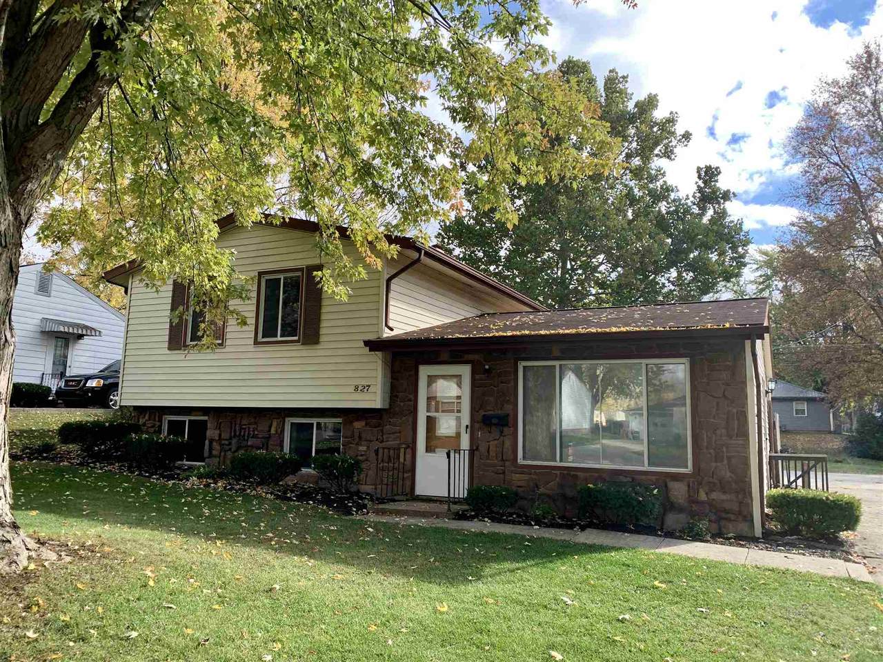 827 Linlawn Drive - Photo 1