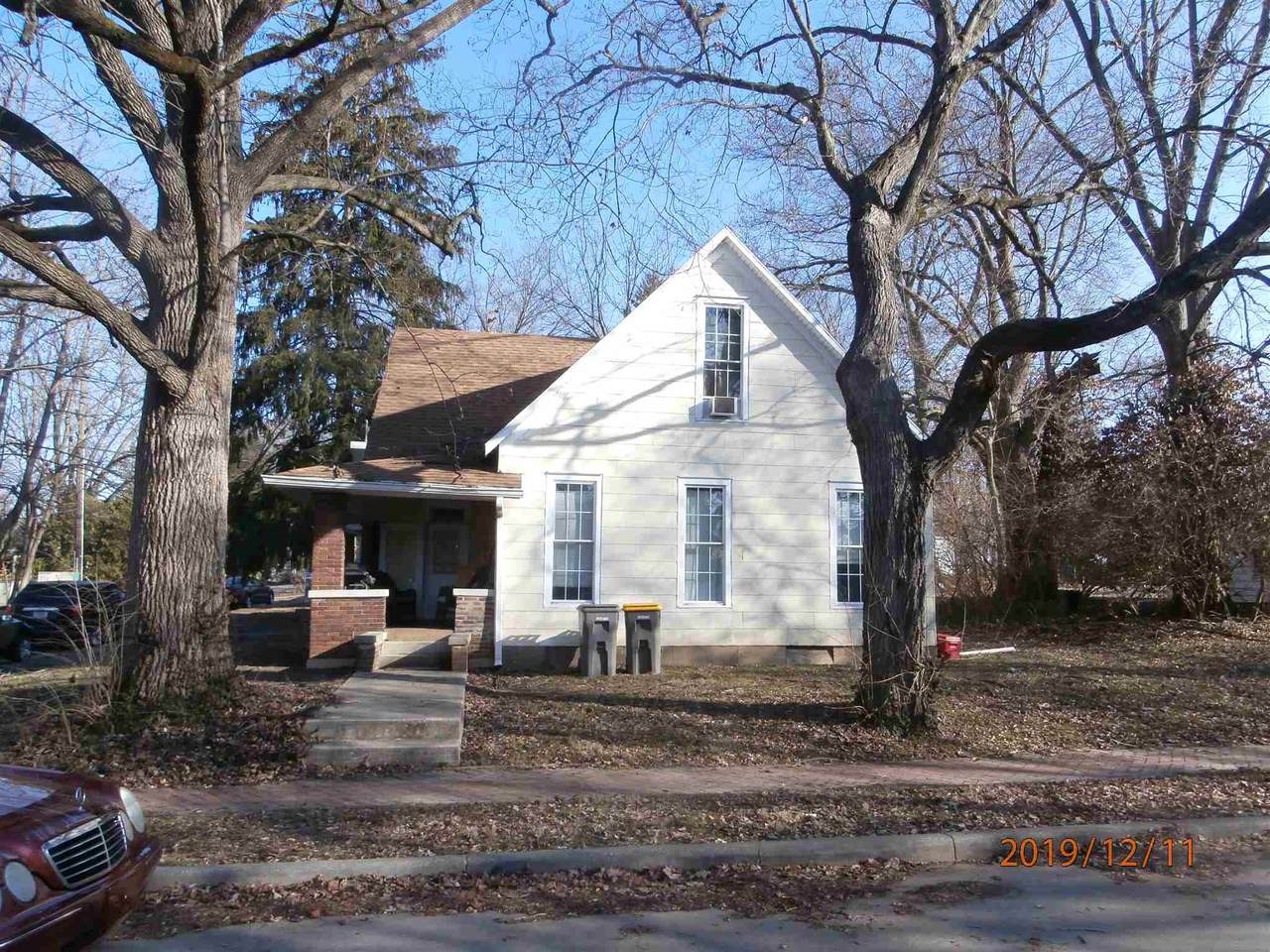 803 Washington Street - Photo 1