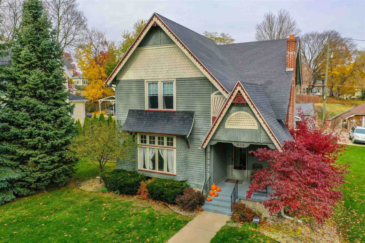606 5TH Street - Photo 1