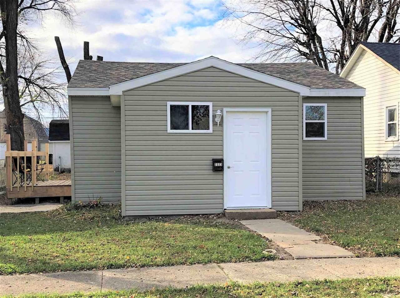 2323 Delphos Street - Photo 1