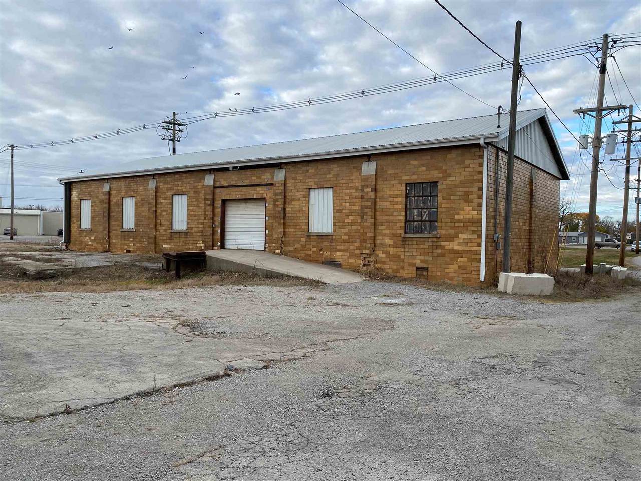 925 Wiley Avenue - Photo 1